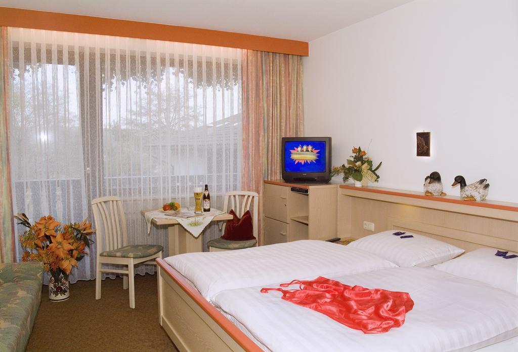 Hotel Am See Neubau Bagian luar foto